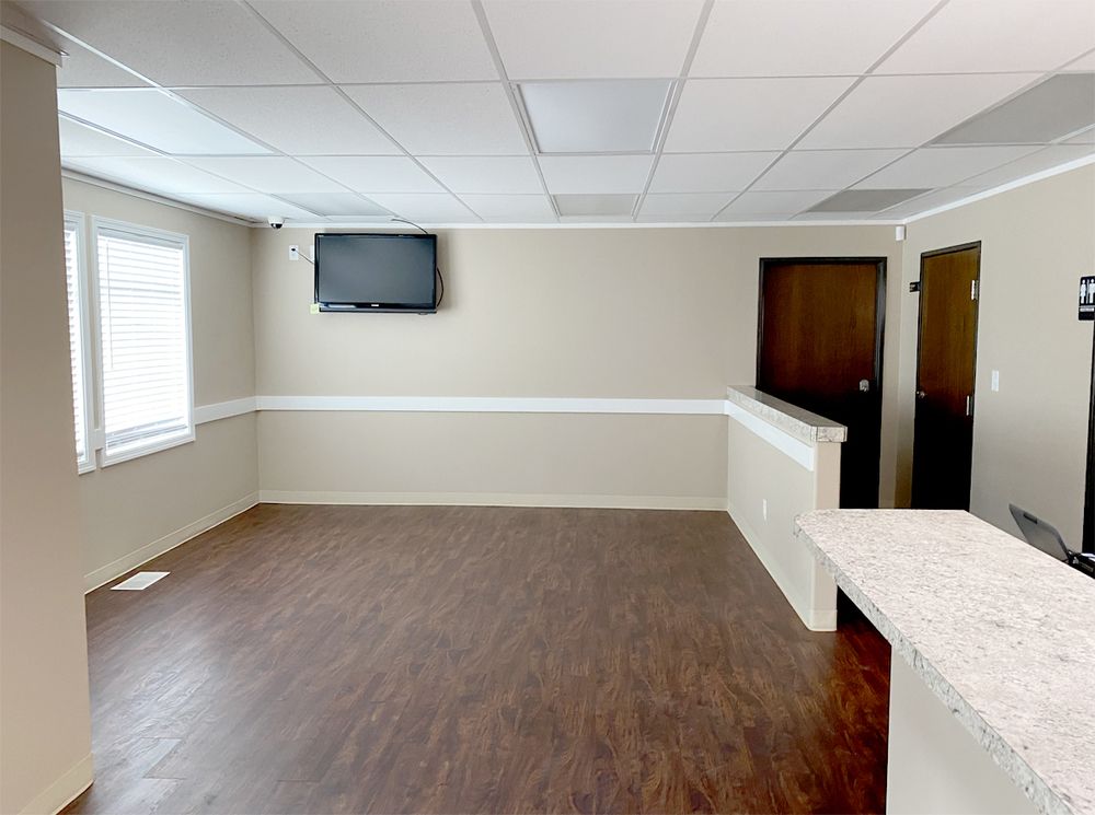 NEWLY REMODELED MEDICAL &/OR OFFICE SPACE: 800 SE 181st Ave, Portland, OR 97233